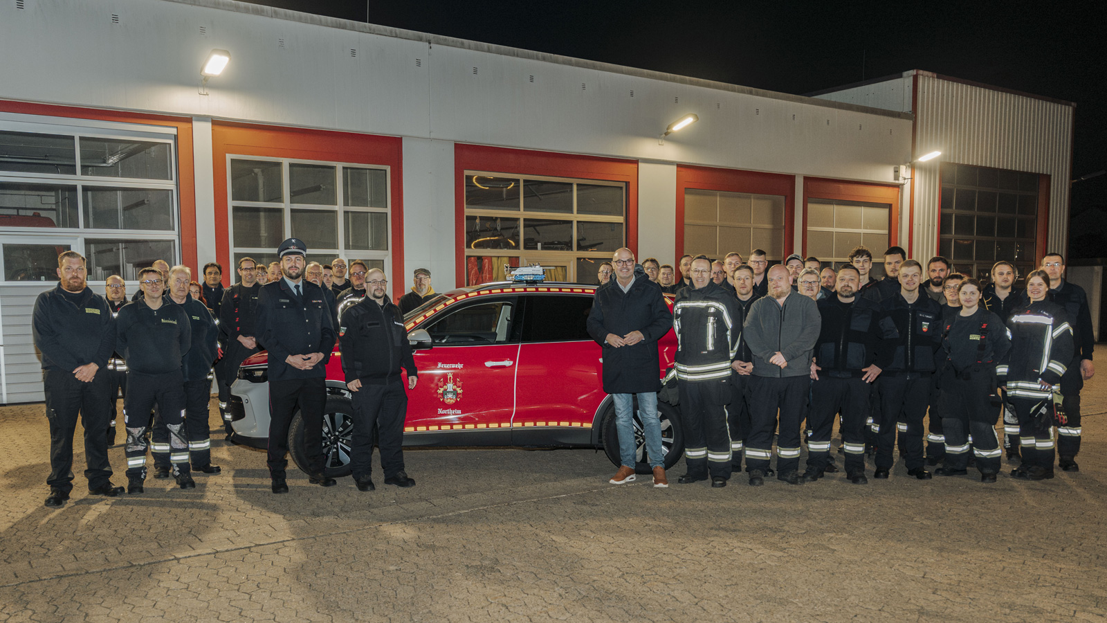 Freiwillige Feuerwehr Northeim erhält neuen Kommandowagen für Einsatzleitung und Erstmaßnahmen