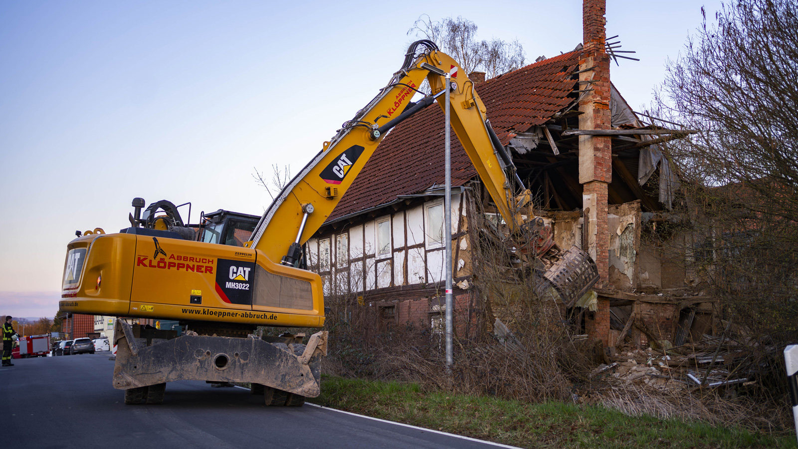 Stadt Northeim lässt Gebäude in Berwartshausen abreißen – akute Einsturzgefahr beseitigt